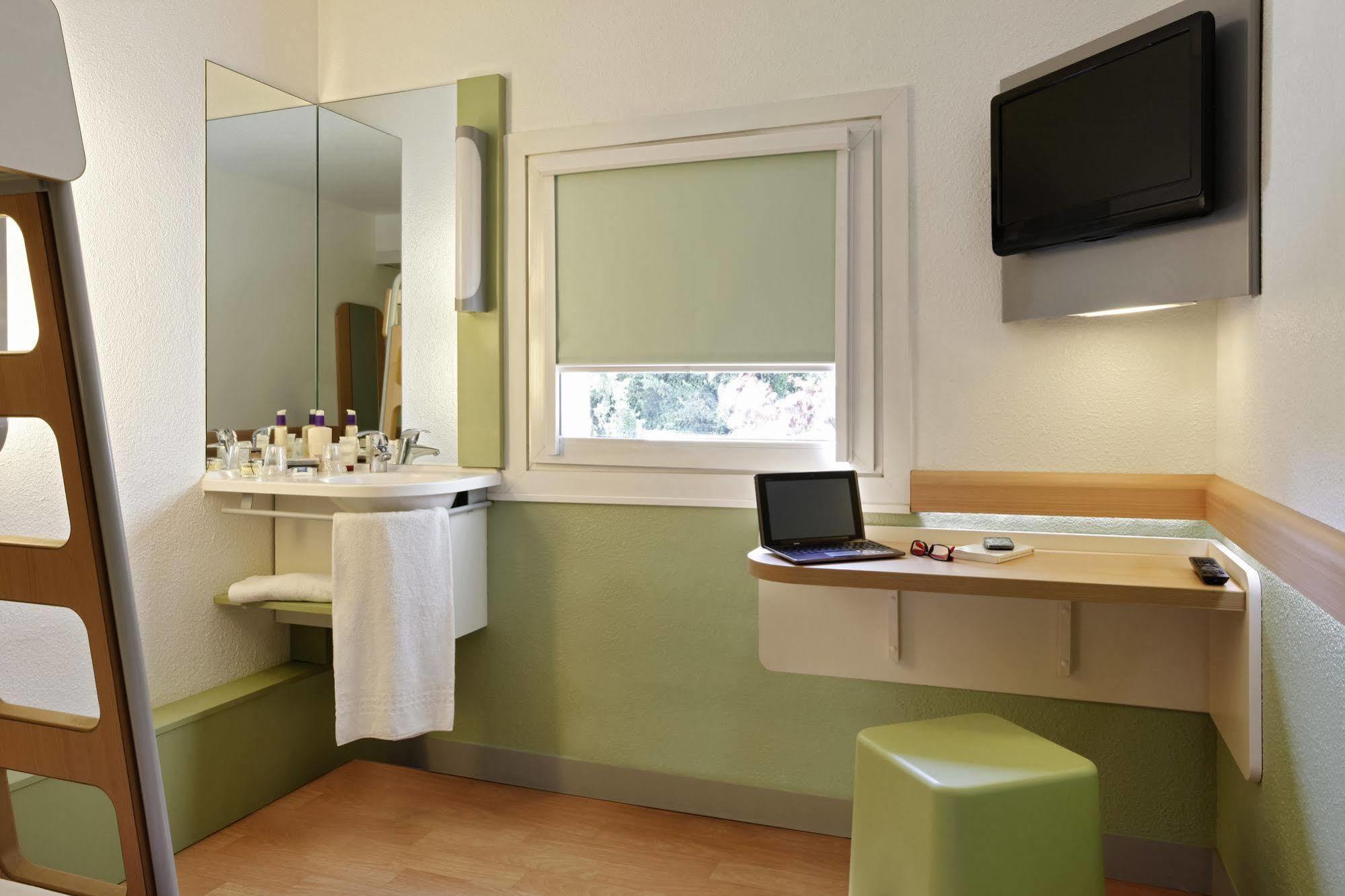 Ibis Budget Aix En Provence Est Le Canet Meyreuil Buitenkant foto
