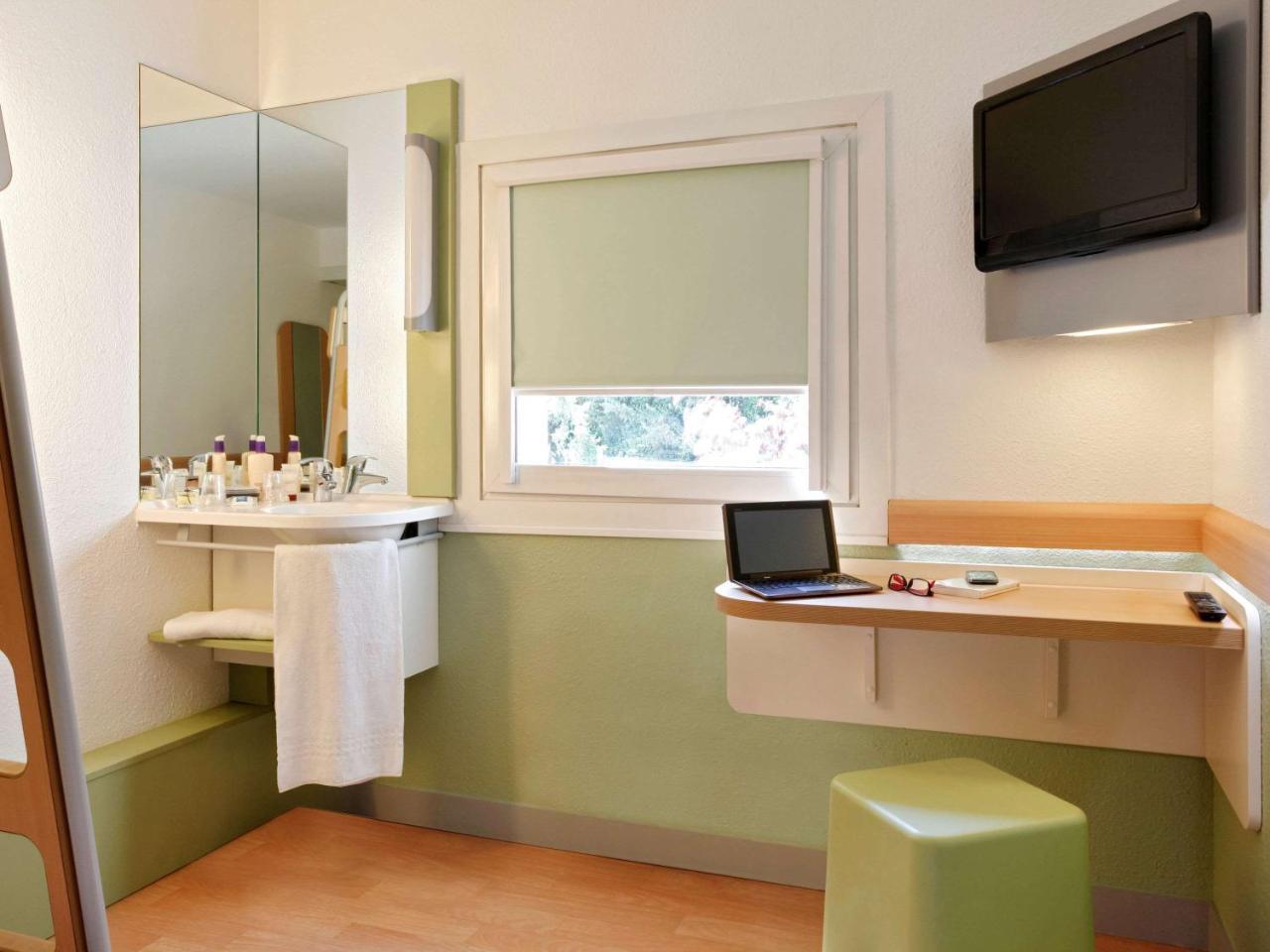 Ibis Budget Aix En Provence Est Le Canet Meyreuil Buitenkant foto